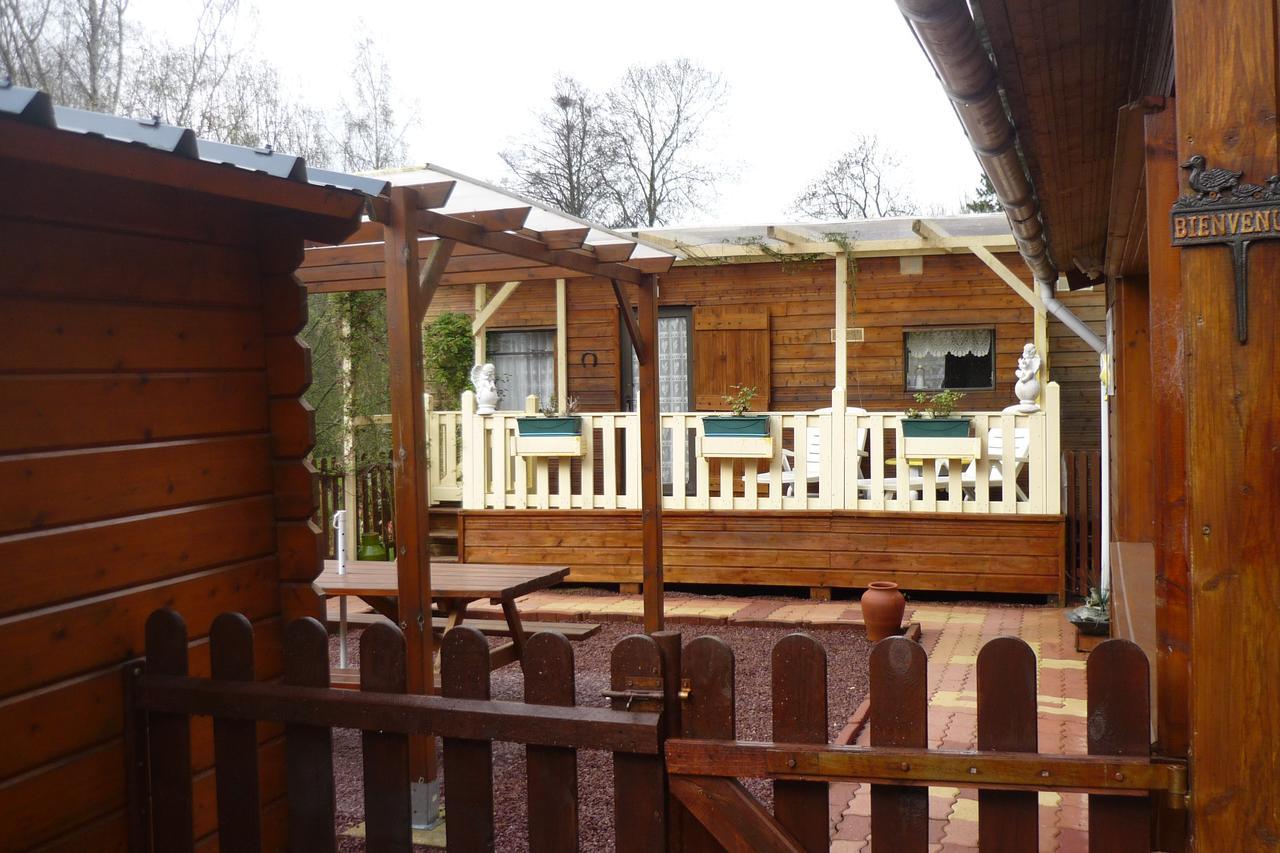 Mobile Home Le Clos De See Chérencé-le-Roussel Exteriér fotografie